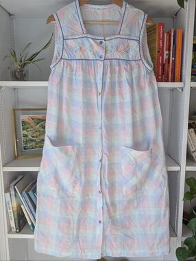 Vintage Nightgown Maxi Blue Gingham Flowers Embroidered Snap Buttondown Medium